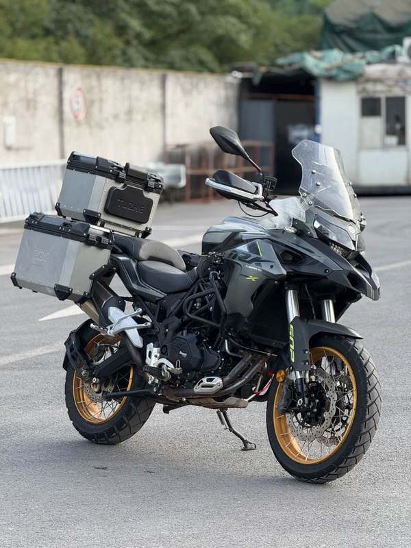 二手贝纳利金鹏 TRK502