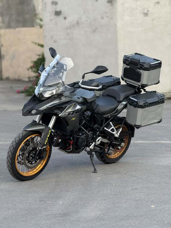 二手贝纳利金鹏 TRK502