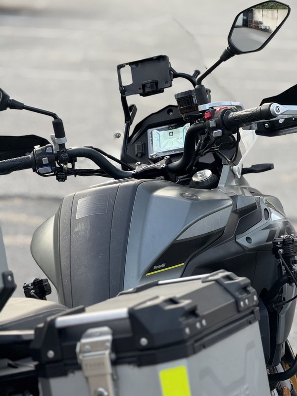 二手贝纳利金鹏 TRK502