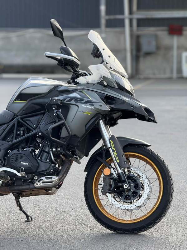 二手贝纳利金鹏 TRK502