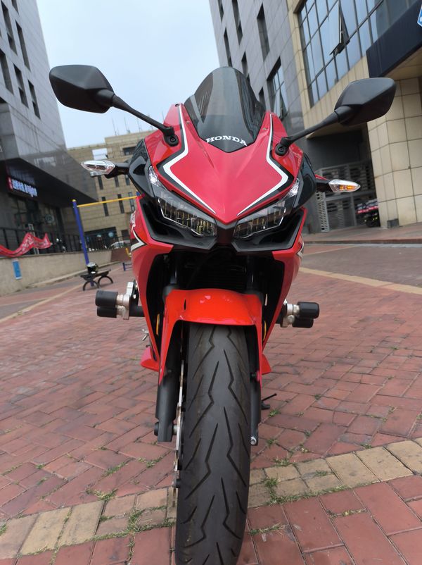 二手本田CBR400R