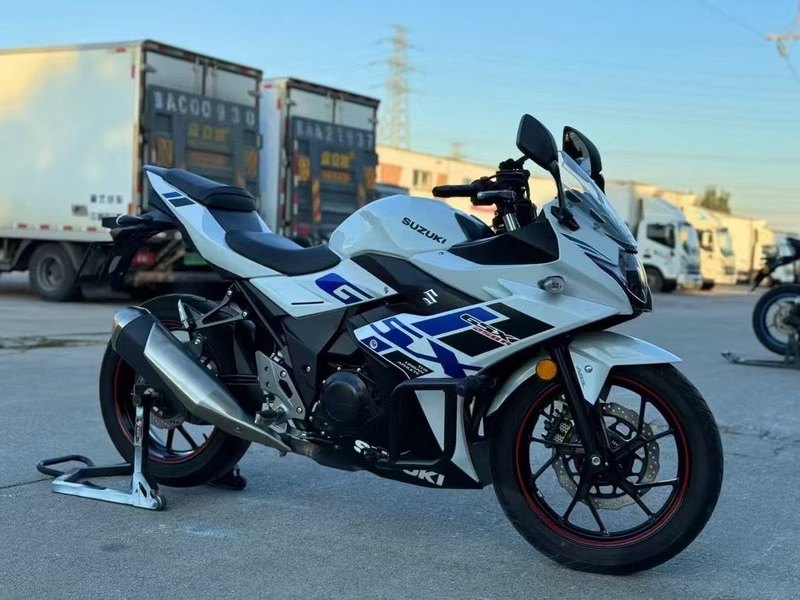 二手豪爵铃木GSX250R