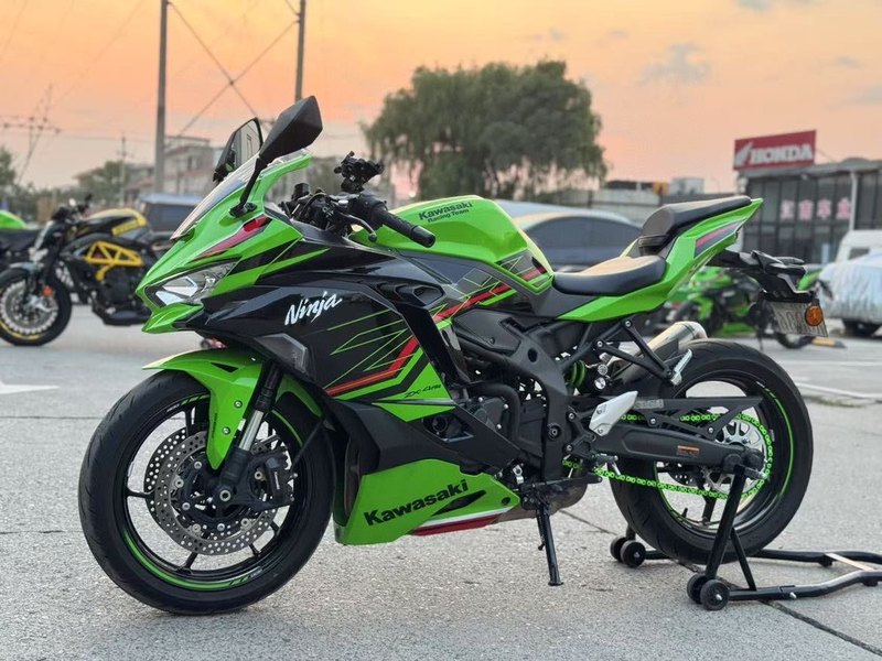 二手川崎ZX-4R