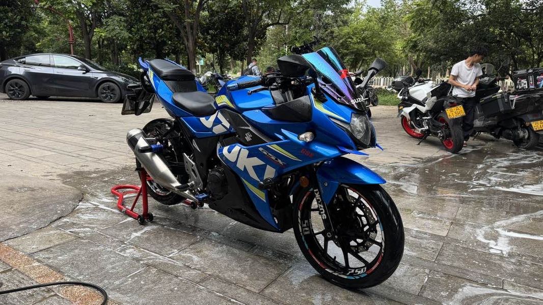 二手豪爵铃木GSX250R