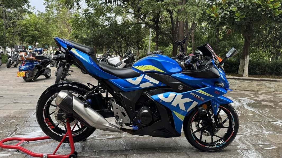 二手豪爵铃木GSX250R