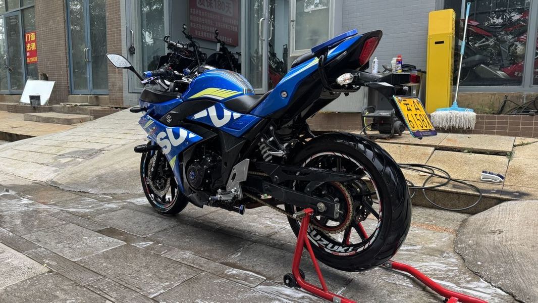 二手豪爵铃木GSX250R