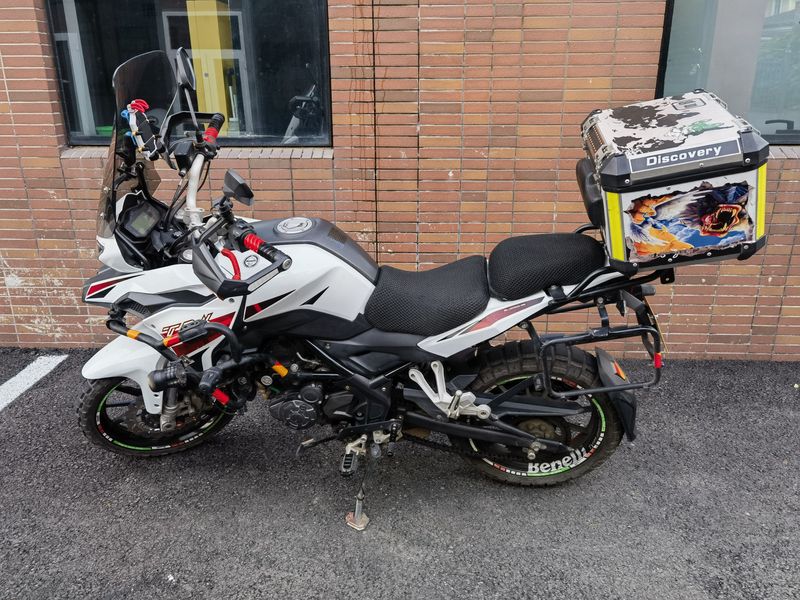 二手贝纳利金鹏 TRK251