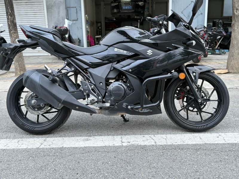 二手豪爵铃木GSX250R