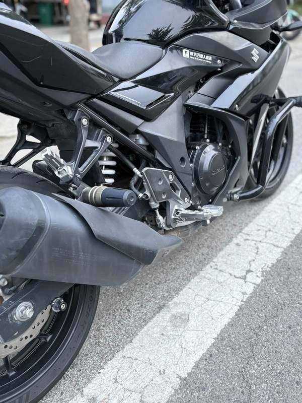 二手豪爵铃木GSX250R
