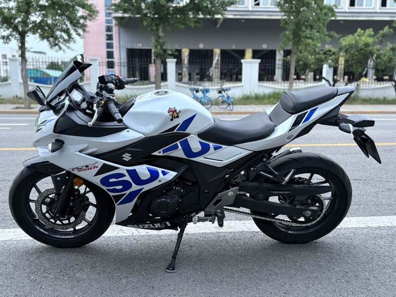二手豪爵铃木GSX250R