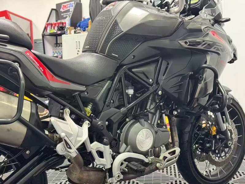 二手贝纳利金鹏 TRK502