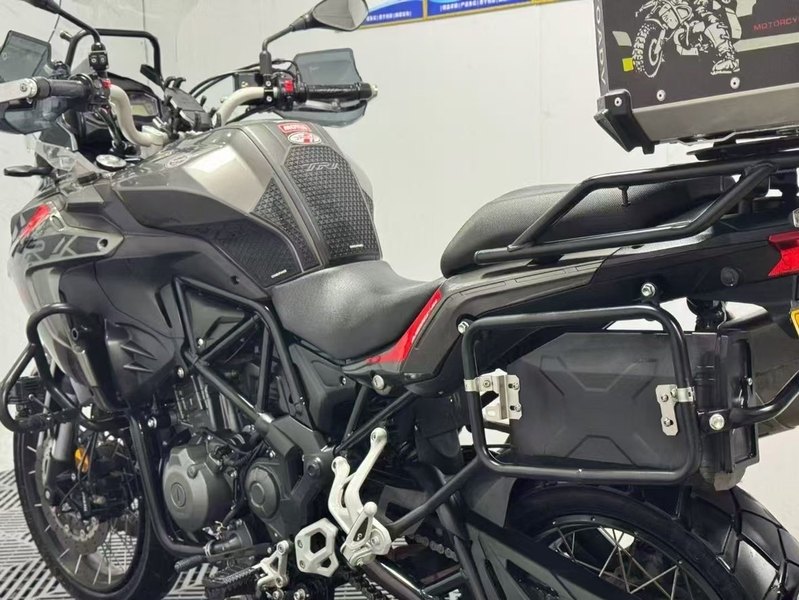 二手贝纳利金鹏 TRK502