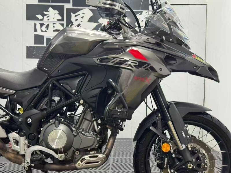 二手贝纳利金鹏 TRK502