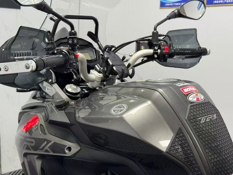 二手贝纳利金鹏 TRK502