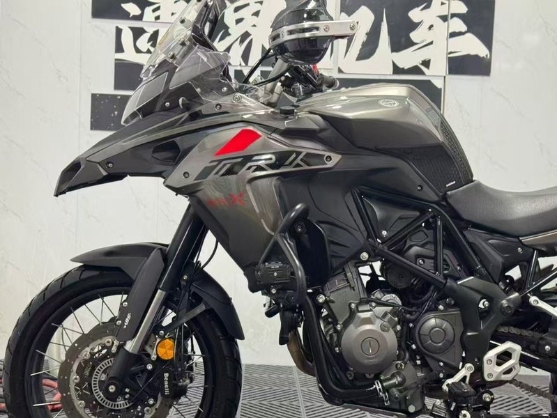 二手贝纳利金鹏 TRK502