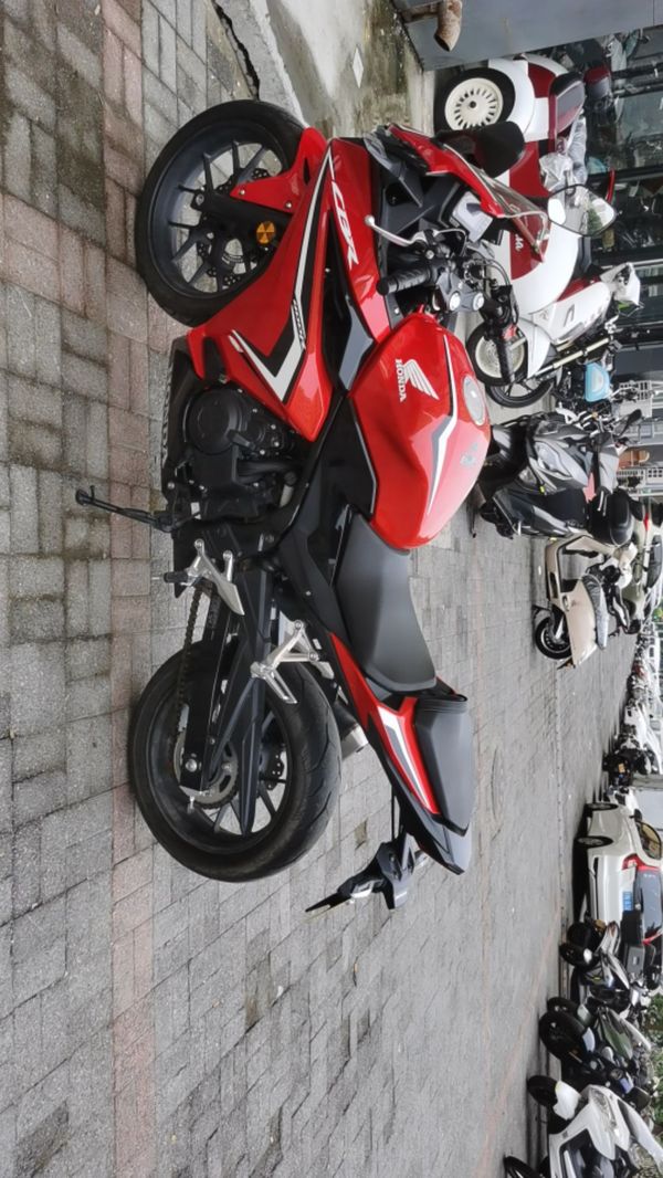 二手本田CBR400R