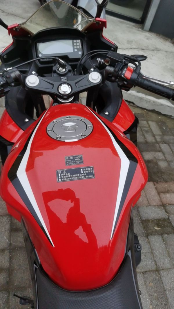 二手本田CBR400R