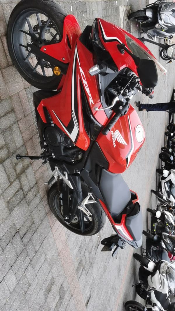 二手本田CBR400R