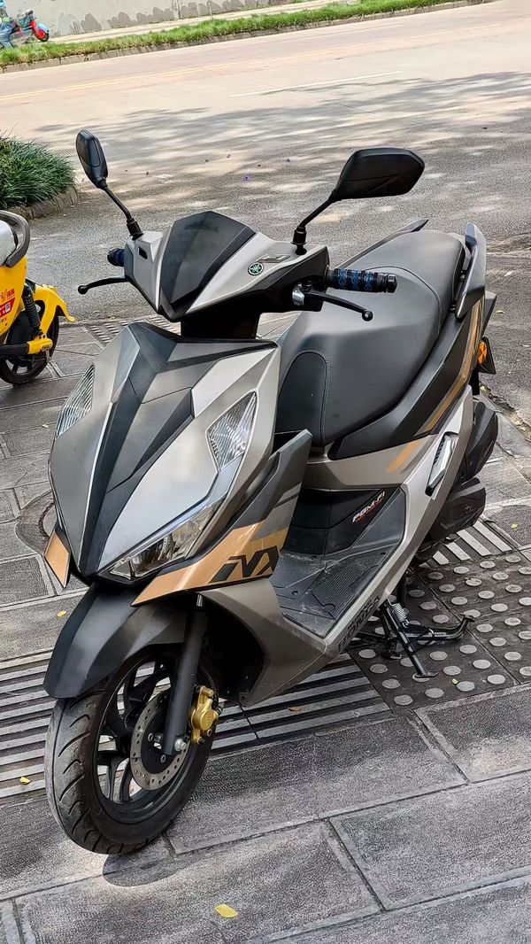 二手五羊本田NX125
