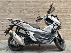 二手布雷斯通极宙 ADV150