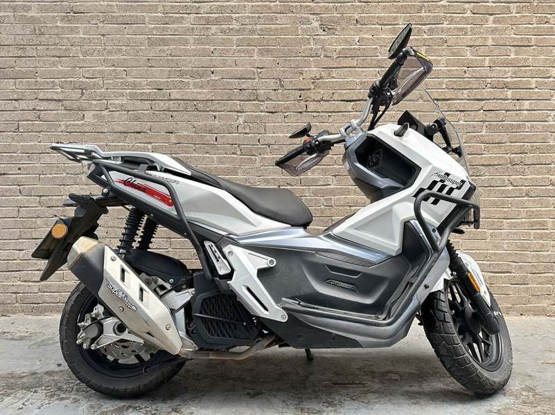 二手布雷斯通极宙 ADV150