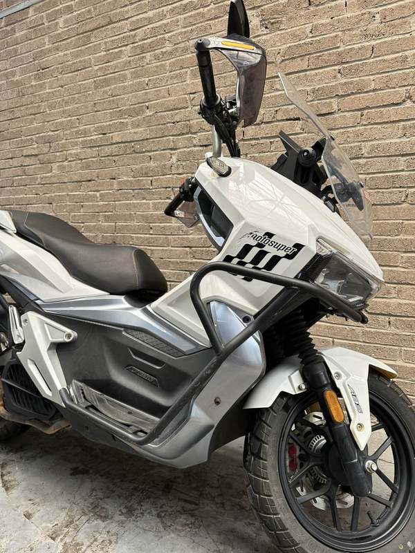二手布雷斯通极宙 ADV150