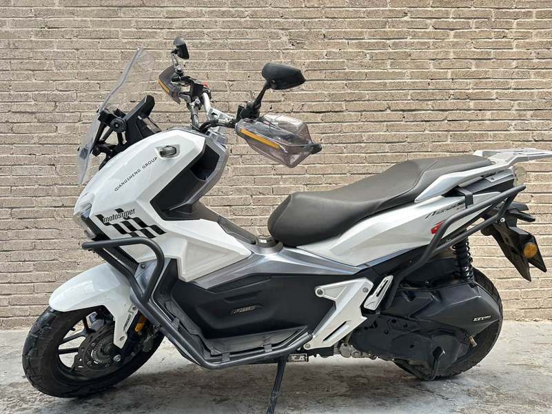 二手布雷斯通极宙 ADV150
