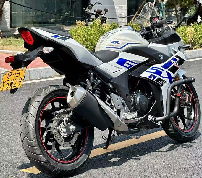 二手豪爵铃木GSX250R