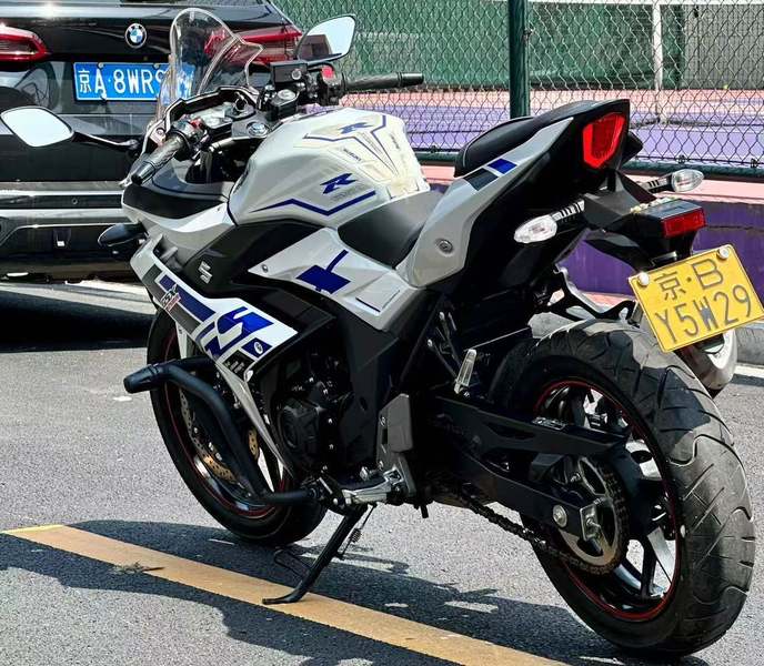 二手豪爵铃木GSX250R