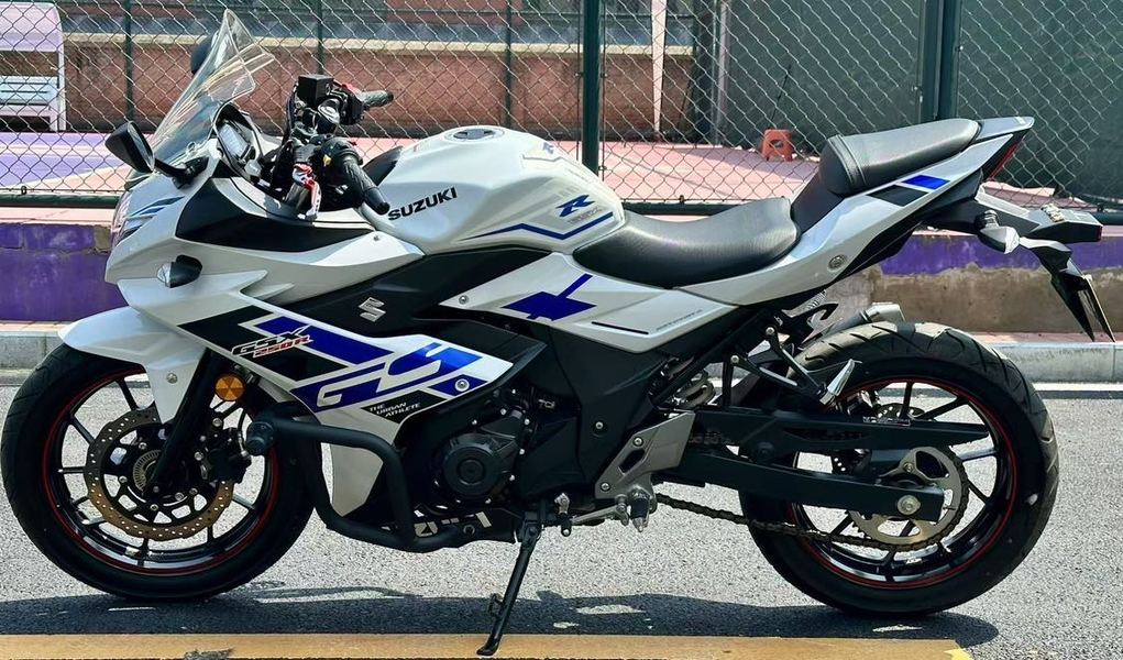 二手豪爵铃木GSX250R