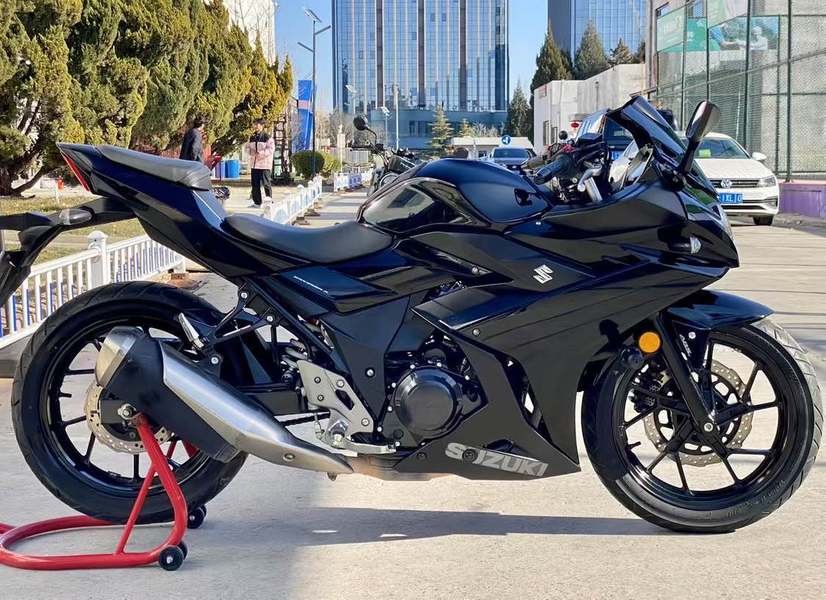 二手豪爵铃木GSX250R