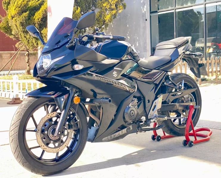 二手豪爵铃木GSX250R