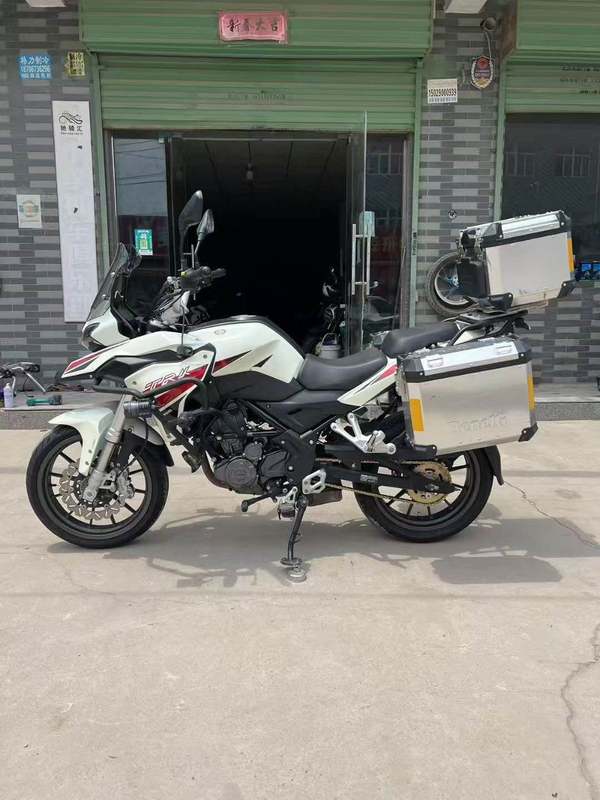 二手贝纳利金鹏 TRK251