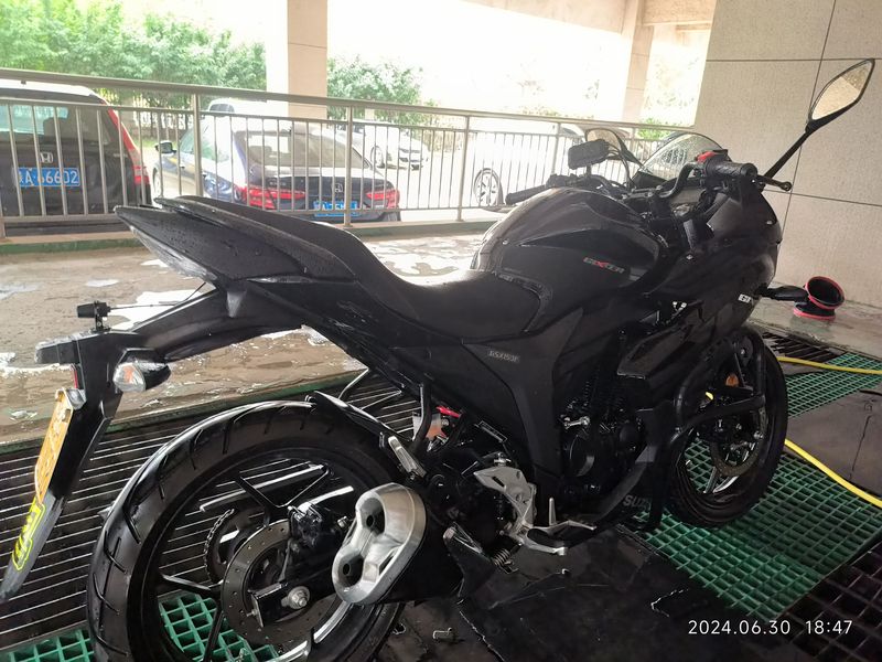 二手济南铃木极客飒 Gixxer 155