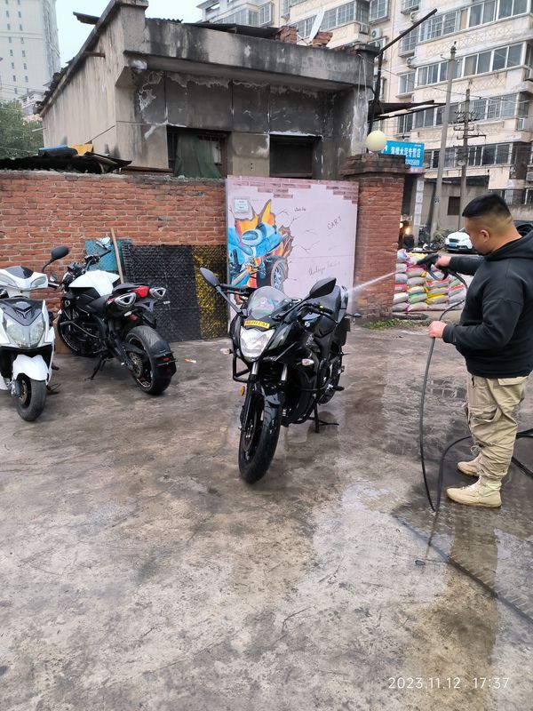 二手济南铃木极客飒 Gixxer 155