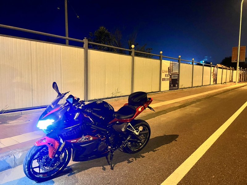 二手贝纳利龙卷风 Tornado 302R