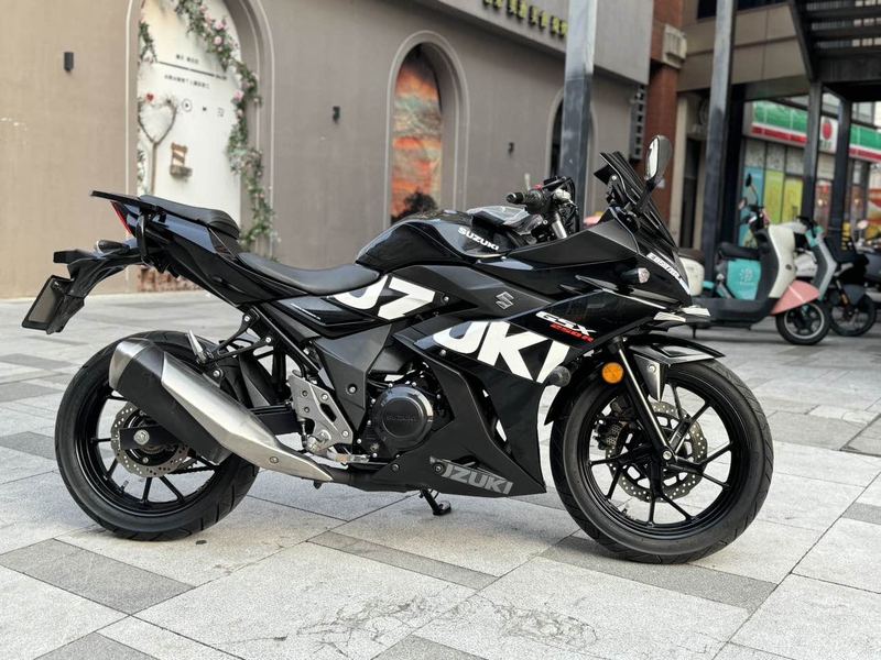 二手豪爵铃木GSX250R