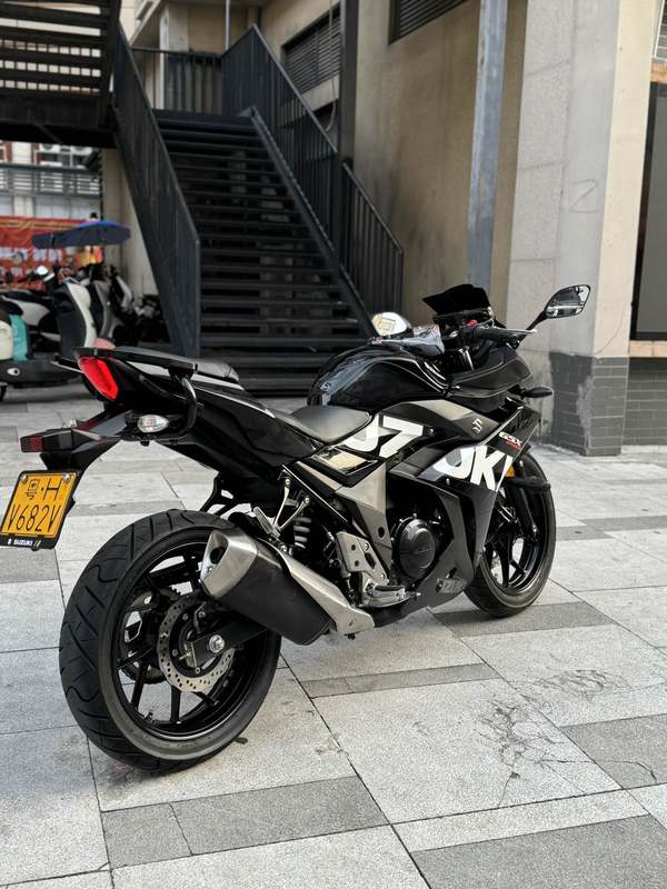 二手豪爵铃木GSX250R