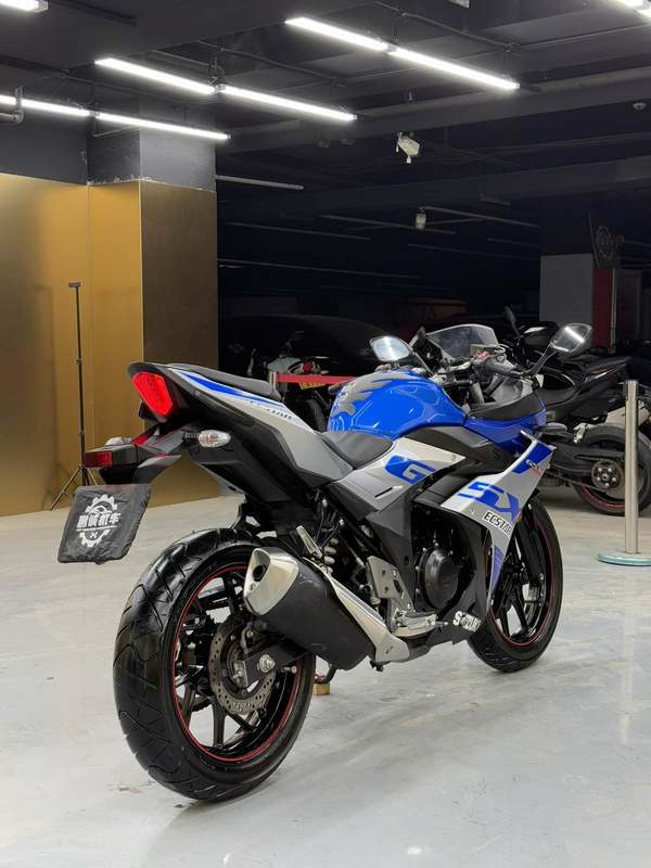 二手豪爵铃木GSX250R