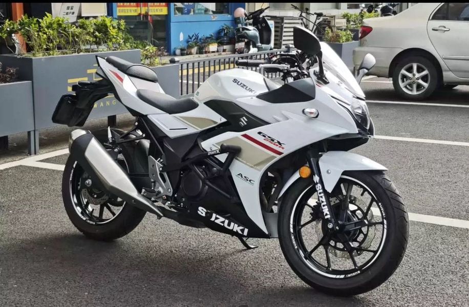 二手豪爵铃木GSX250R