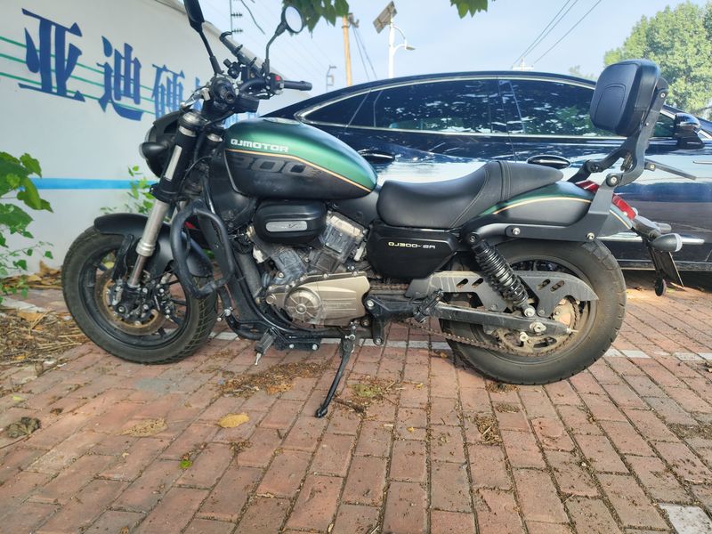 二手QJMOTOR闪300