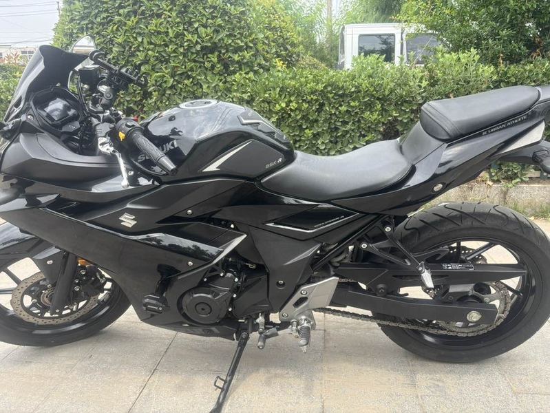 二手豪爵铃木GSX250R