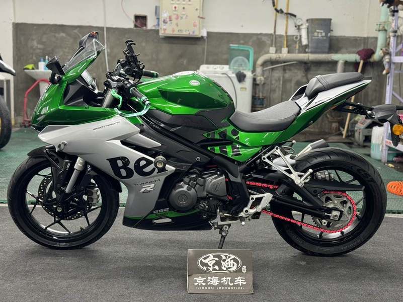 二手贝纳利龙卷风 Tornado 252R