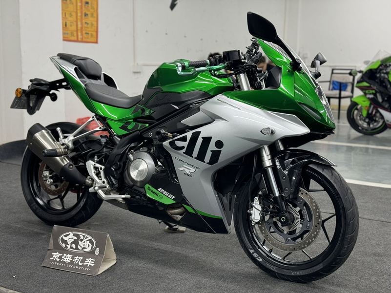 二手贝纳利龙卷风 Tornado 252R