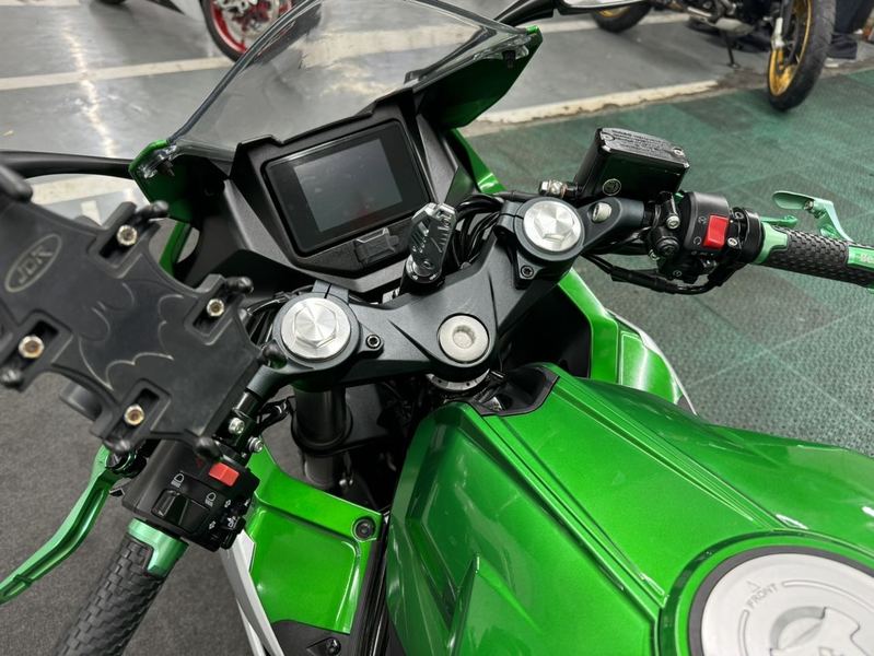 二手贝纳利龙卷风 Tornado 252R