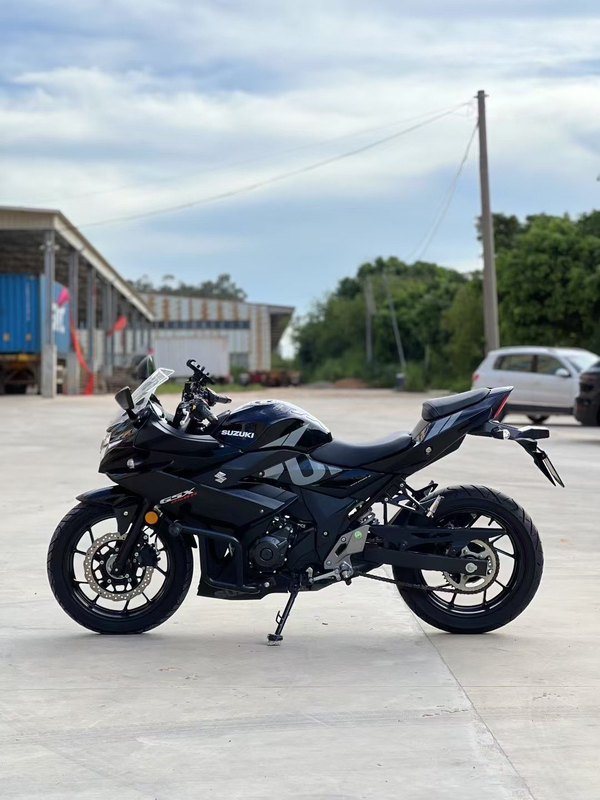 二手豪爵铃木GSX250R
