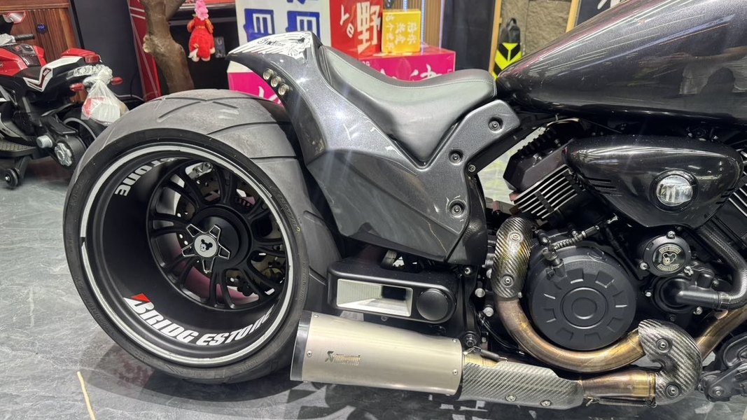 二手香帅金刚狼800S