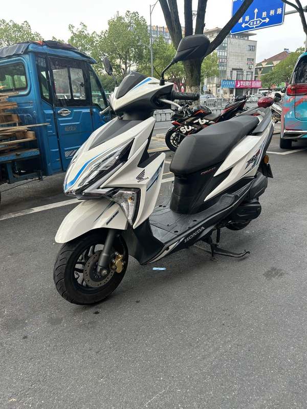 二手新大洲本田裂行 RX125Fi