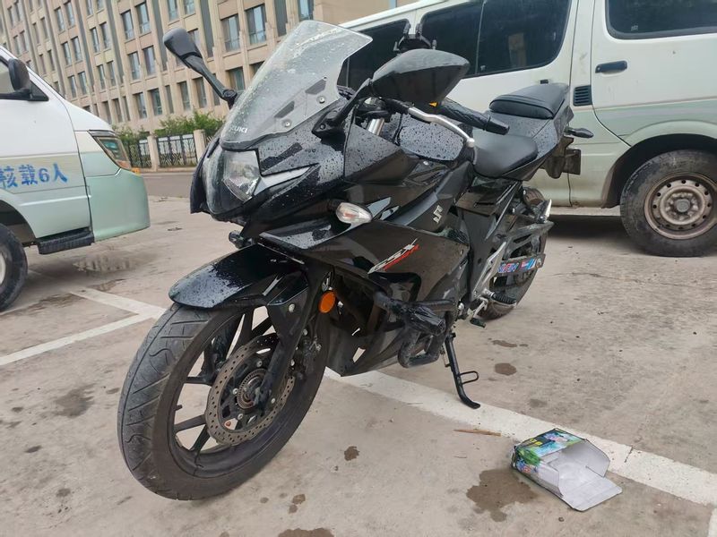 二手豪爵铃木GSX250R