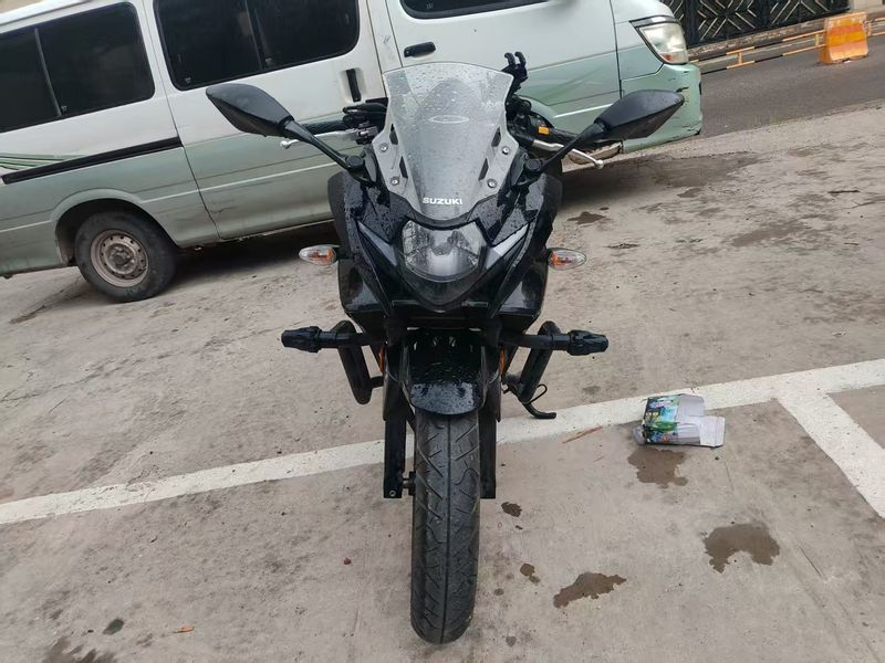 二手豪爵铃木GSX250R